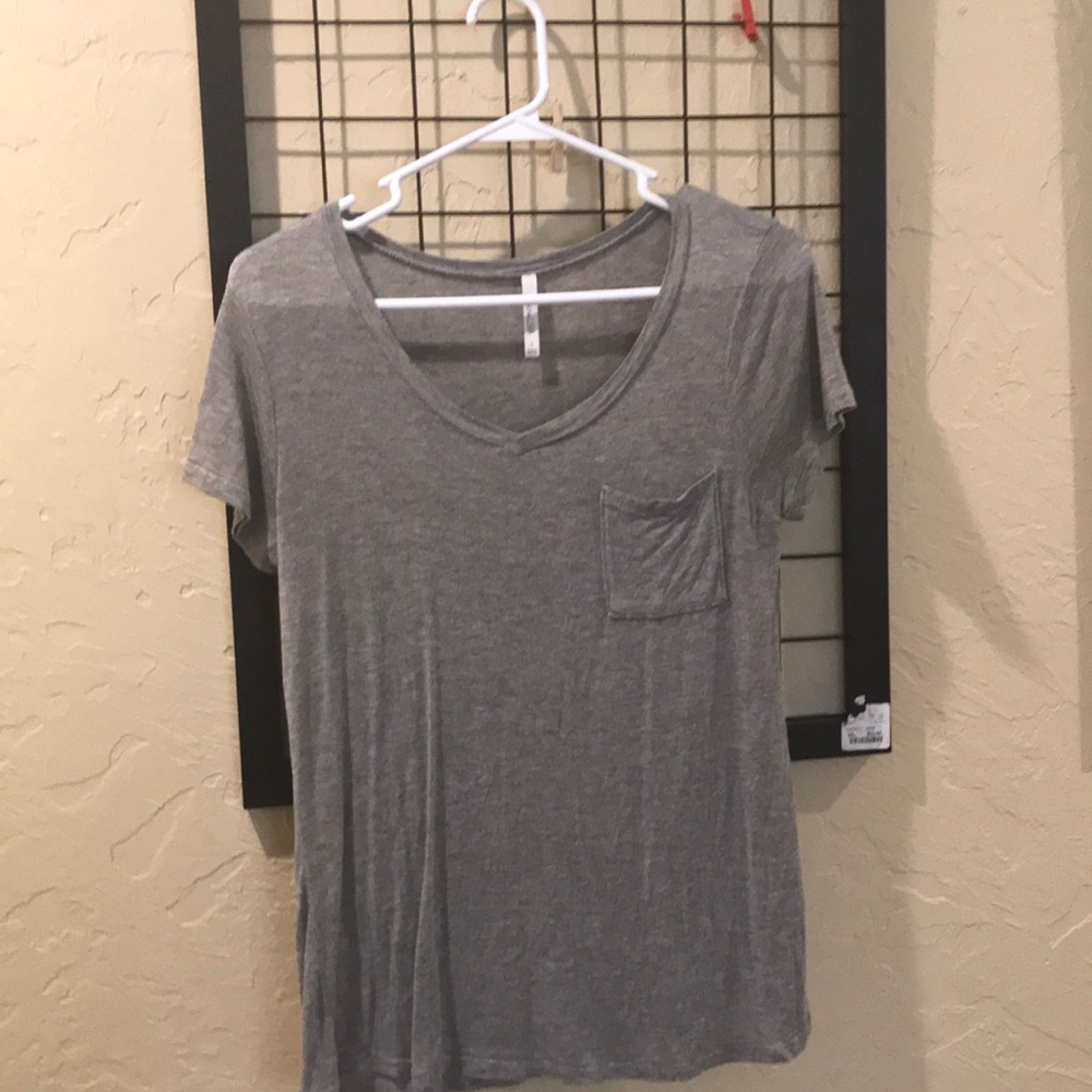 Gray t with front pocket